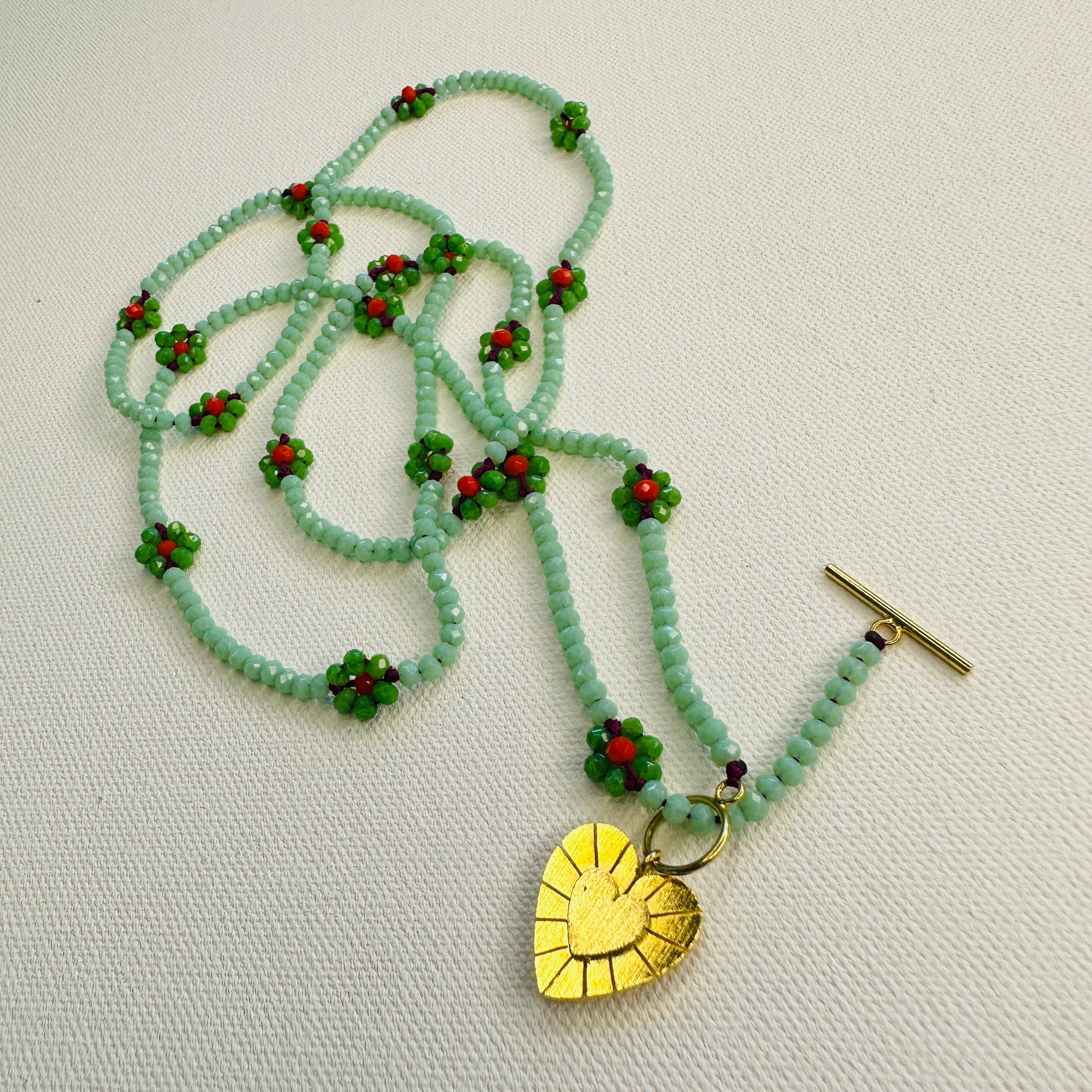 NECKLACE DAISIES