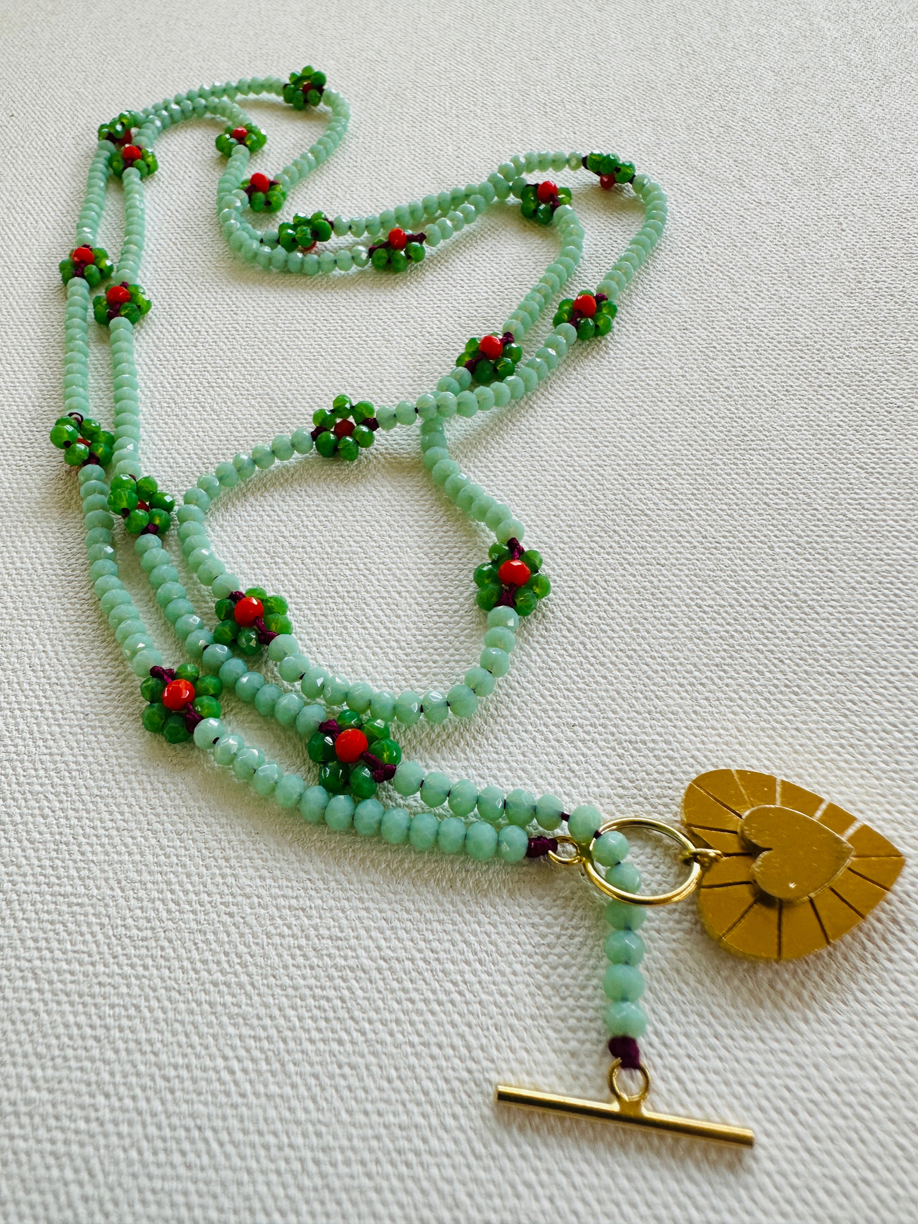 NECKLACE DAISIES